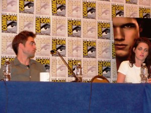 Robert Pattinson and Kristen Stewart at Comic-Con 2012. Photo S. Valle
