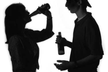 TEENS DRINKING TEENS DRINKING