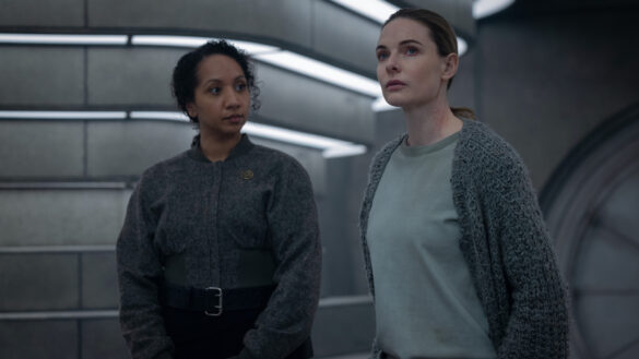 Camille and Juliette speak with the Algorithm inside the vault in Silo The Drive.